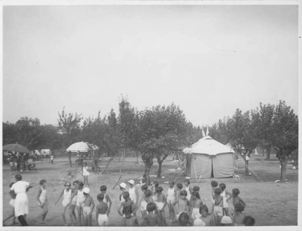 Croce Rossa Italiana - Comitato Provinciale di Bergamo - Colonia elioterapica - Materiale per accampamenti: Tenda -- Bergamo - Polaresco