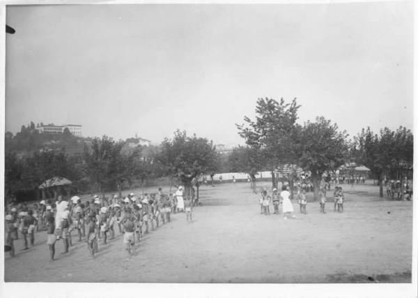 Fanciulli -- Bergamo - Polaresco - Colonia elioterapica del Comitato Provinciale di Bergamo della Croce Rossa Italiana