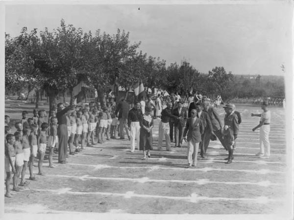 Croce Rossa Italiana - Comitato Provinciale di Bergamo - Colonia elioterapica - Visita da parte di autorità civili e autorità militari -- Bergamo - Polaresco