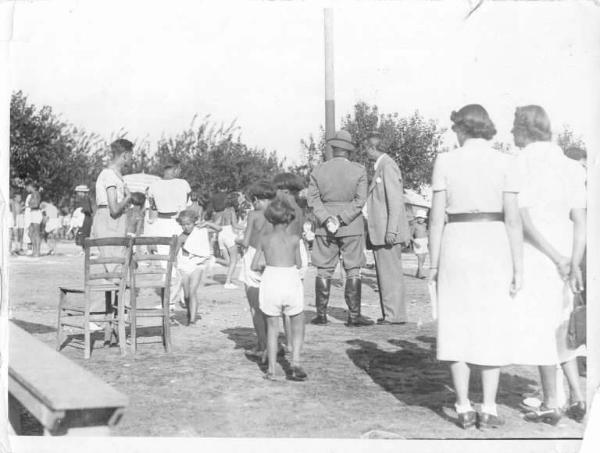 Croce Rossa Italiana - Comitato Provinciale di Bergamo - Colonia elioterapica - Visita da parte di autorità civili e autorità militari -- Bergamo - Polaresco