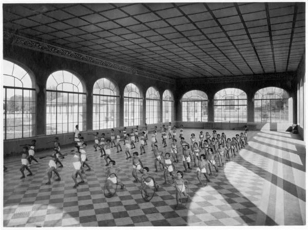 Fanciulli - Ginnastica -- Milano - Scuola all'aperto Umberto di Savoia - Palestra ginnastica / Palestra ginnastica - Architettura