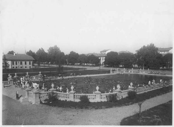 Scuola all'aperto Umberto di Savoia - Piscina -- Milano - ex Trotter