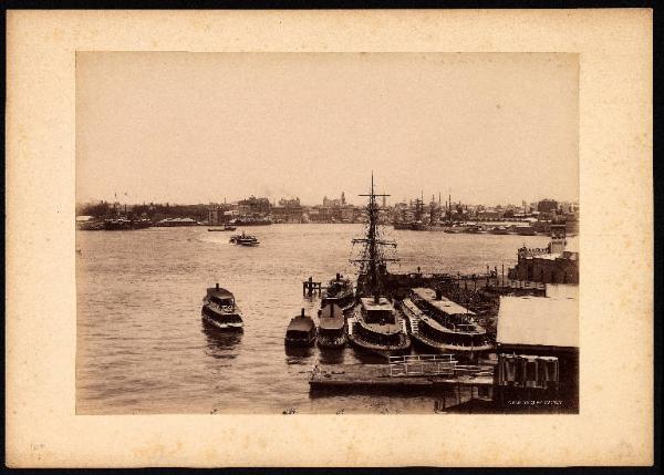 Australia - Sydney - Porto Circular Quay con imbarcazioni