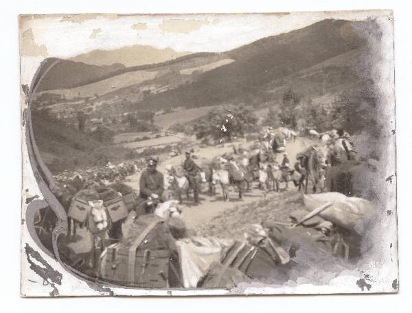 Guerra russo-giapponese - Russia - Manciuria - Carovane e movimenti di truppe dell'esercito russo sul colle Ufanguan anche detto Motienlin e nella valle che conduce a Fenguancien