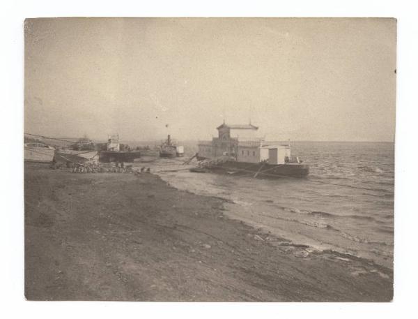 Guerra russo-giapponese - Russia - Manciuria - Khabarovsk - Strutture portuali galleggianti sul fiume Amur