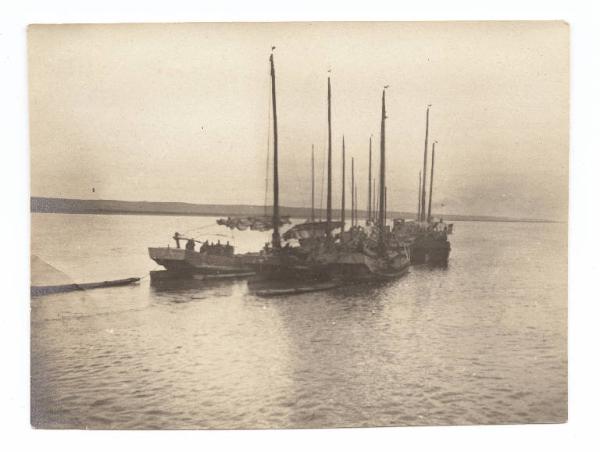 Guerra russo-giapponese - Russia - Manciuria - Giunche in navigazione sul fiume Amur