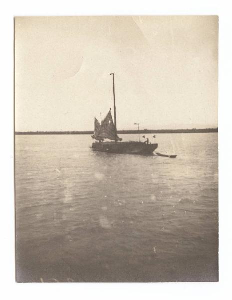 Guerra russo-giapponese - Russia - Manciuria - Giunca in navigazione sul fiume Amur