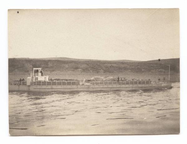 Guerra russo-giapponese - Russia - Manciuria - Chiatta per il trasporto della legna in navigazione sul fiume Amur