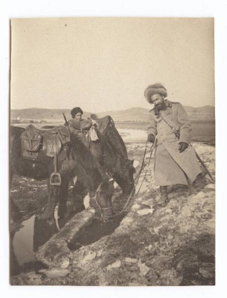 Guerra russo-giapponese - Ritratto maschile - Militare - Kamarov abbevera i propri cavalli - Russia - Manciuria