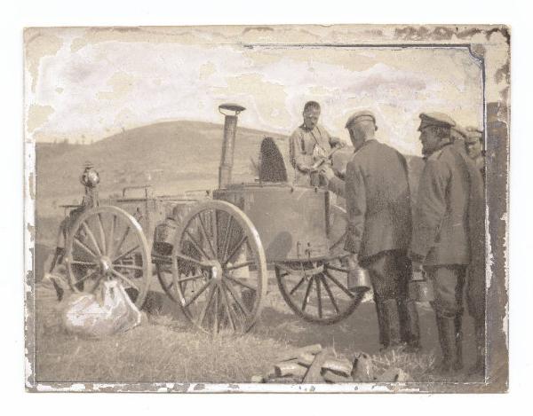 Guerra russo-giapponese - Russia - Manciuria - Kautaizì - Cucina da campo dell'esercito russo e distribuzione del rancio ai soldati