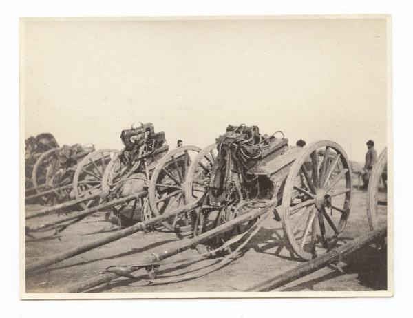 Guerra russo-giapponese - Russia - Manciuria - Carri per il trasporto di munizioni da fucile dell'esercito russo