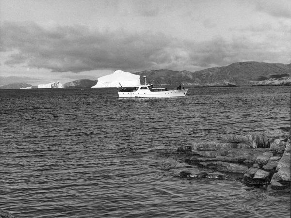 Groenlandia occidentale - Nord dell'Oceano Atlantico - Baia di Baffin - Comune di Qaasuitsup - Villaggio - Upérnavik - Barca - "Franz Terzo"
