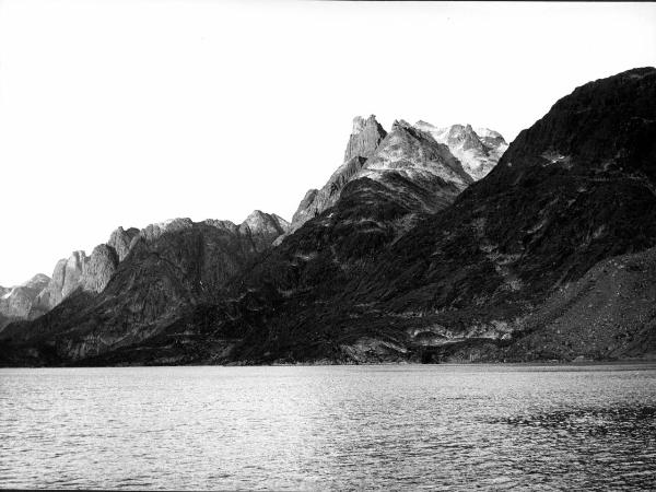 Groenlandia occidentale - Nord dell'Oceano Atlantico - Baia di Baffin? - Montagne