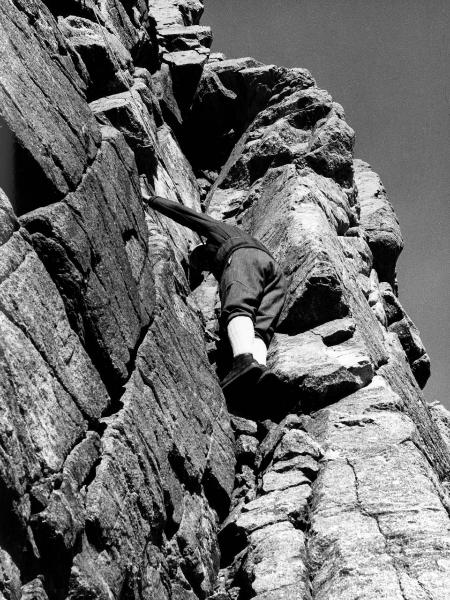 Ritratto - Uomo - Alpinista - Groenlandia occidentale - Nord dell'Oceano Atlantico - Baia di Baffin - Comune di Qaasuitsup - Isola di Kuvdlorssuaq - Montagna - Pollice del Diavolo - Parete meridionale