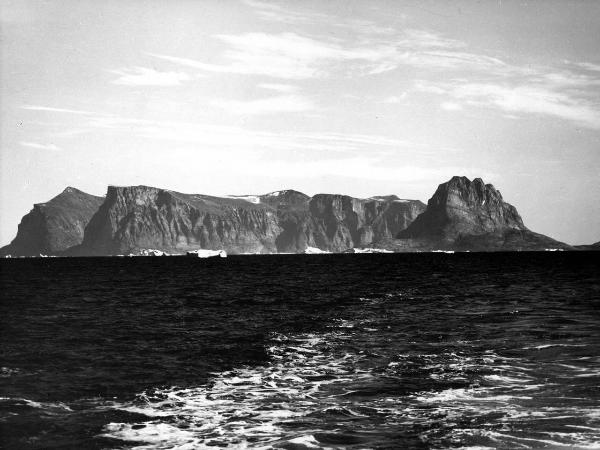 Groenlandia occidentale - Nord dell'Oceano Atlantico - Baia di Baffin? - Montagne - Icebergs