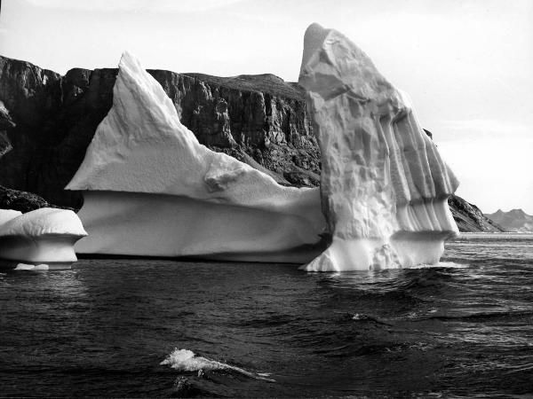 Groenlandia occidentale - Nord dell'Oceano Atlantico - Baia di Baffin? - Icebergs - Montagne