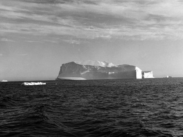 Groenlandia occidentale - Nord dell'Oceano Atlantico - Baia di Baffin? - Iceberg