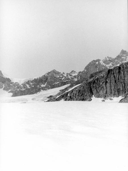 Groenlandia orientale - Mare di Groenlandia - Kong Oscar Fjord - Scoresby Land - Alpi Stauning - Ghiacciaio - Bersaerker - Montagne - "Grandes Jorasses"