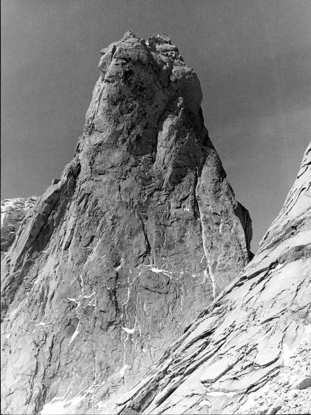 Patagonia cilena - Provincia di Ultima Esperanza - Ande patagoniche - Massiccio del Paine - Torri del Paine - Torre innominata