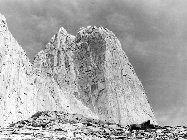 Patagonia cilena - Provincia di Ultima Esperanza - Ande patagoniche - Massiccio del Paine - Torri del Paine - Torre centrale