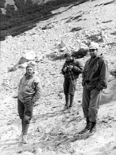 Ritratto di gruppo - Tenente - Aranda, Arturo - Alpinisti - Monzino, Guido - Monzino, Tullio - Patagonia cilena - Provincia di Ultima Esperanza - Ande patagoniche - Massiccio del Paine