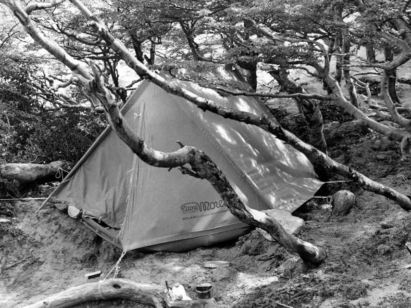 Patagonia cilena - Provincia di Ultima Esperanza - Ande patagoniche - Massiccio del Paine - Torri del Paine - Campo 2 - Tenda "Ettore Moretti"