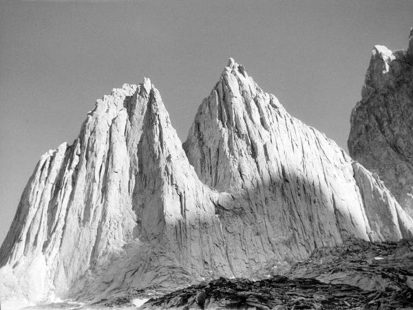 Patagonia cilena - Provincia di Ultima Esperanza - Ande patagoniche - Massiccio del Paine - Torre nord del Paine