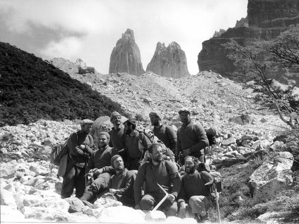 Ritratto di gruppo - Alpinisti - Barmasse, Gino - Bich, Jean - Carrel, Leonardo - Carrel, Marcello - Gobbi, Toni - Monzino, Guido - Pellissier, Camillo - Pession, Pacifico - Pession, Pierino