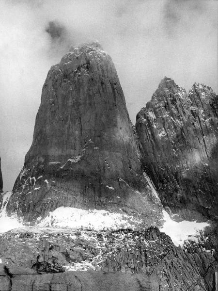 Patagonia cilena - Provincia di Ultima Esperanza - Ande patagoniche - Massiccio del Paine - Torre centrale - Torre nord