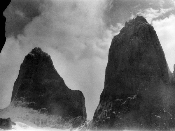 Patagonia cilena - Provincia di Ultima Esperanza - Ande patagoniche - Massiccio del Paine - Torre sud - Torre centrale