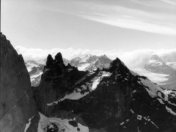 Patagonia cilena - Provincia di Ultima Esperanza - Ande patagoniche - Massiccio del Paine - Torri del Paine - Vette - Ghiacciai