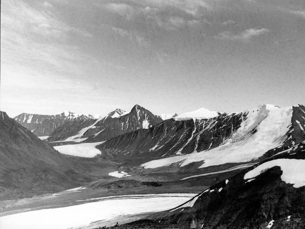Groenlandia occidentale - Nord dell'Oceano Atlantico - Penisola di Akuliaruseq - Valle Nerdlerit - Montagne - Ghiacciai