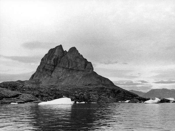 Groenlandia occidentale - Nord dell'Oceano Atlantico - Baia di Baffin - Comune di Qaasuitsup - Villaggio - Uummannaq - Montagna - Heart-shaped