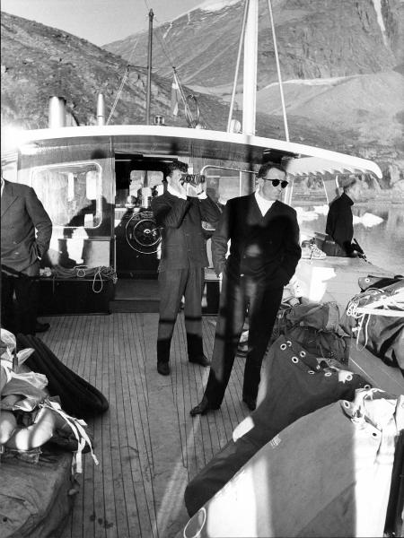 Ritratto - Uomo - Bich, Jean - Groenlandia occidentale - Nord dell'Oceano Atlantico - Penisola di Akuliaruseq - Valle Nerdlerit - Barca - "Franz Terzo"