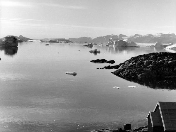 Groenlandia occidentale - Nord dell'Oceano Atlantico - Baia di Baffin - Comune di Qaasuitsup - Villaggio - Uummannaq - Icebergs - Montagne