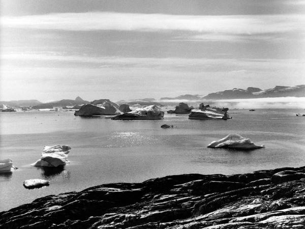 Groenlandia occidentale - Nord dell'Oceano Atlantico - Baia di Baffin - Comune di Qaasuitsup - Villaggio - Uummannaq - Icebergs - Montagne