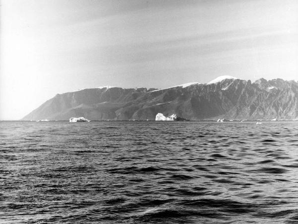 Groenlandia occidentale - Nord dell'Oceano Atlantico - Baia di Baffin - Montagne - Icebergs