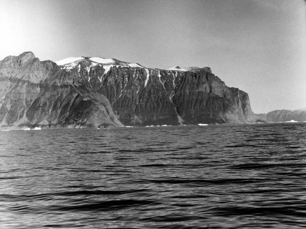 Groenlandia occidentale - Nord dell'Oceano Atlantico - Baia di Baffin - Montagne - Icebergs