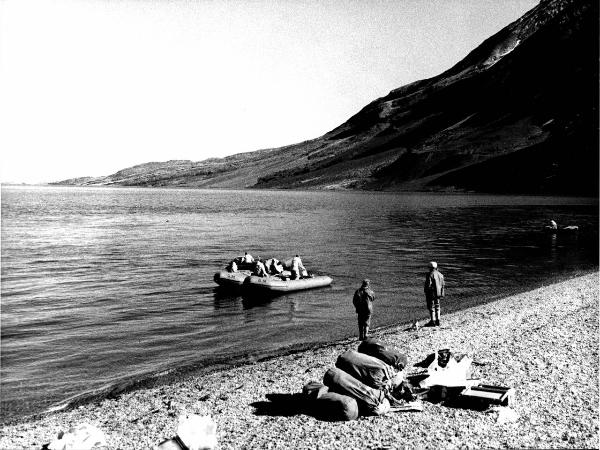 Groenlandia - Isole Menander- riva - uomini- gommoni