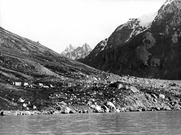 Groenlandia - Isole Menander - riva - tende