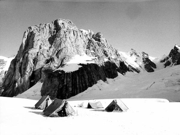 Groenlandia- Dansketinde- ghiacciaio- tende