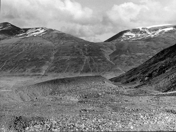 Groenlandia orientale - Mare di Groenlandia - Kong Oscar Fjord - Scoresby Land - Alpi Stauning - Vallata - Skeldal - Morena