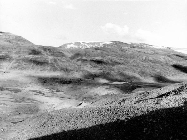 Groenlandia orientale - Mare di Groenlandia - Kong Oscar Fjord - Scoresby Land - Alpi Stauning - Vallata - Skeldal - Morena