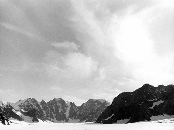 Groenlandia orientale - Mare di Groenlandia - Kong Oscar Fjord - Scoresby Land - Alpi Stauning - Ghiacciaio - Bersaerker - Montagne - "Grandes Jorasses"