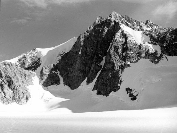 Groenlandia orientale - Mare di Groenlandia - Kong Oscar Fjord - Scoresby Land - Alpi Stauning - Ghiacciaio - Bersaerker - Montagna - Cima di Granito