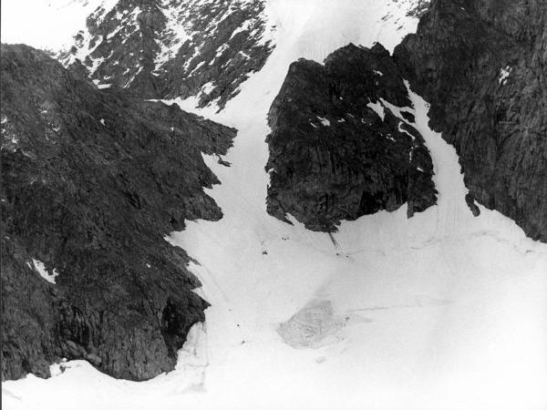 Groenlandia orientale - Mare di Groenlandia - Kong Oscar Fjord - Scoresby Land - Alpi Stauning - Ghiacciaio - Bersaerker - Montagna - Cima di Granito - Ghiacci