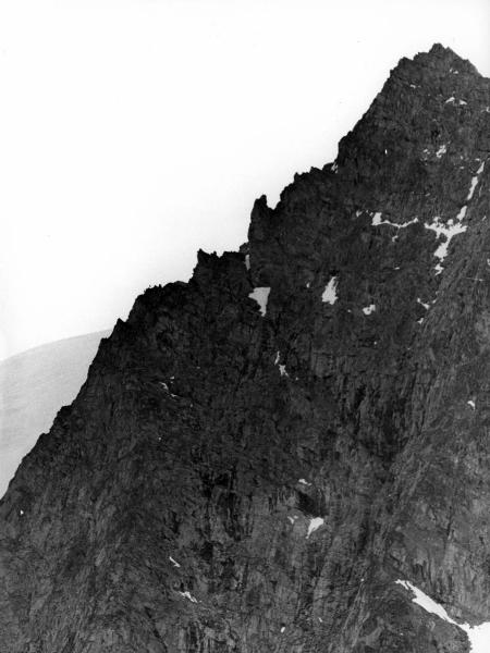 Groenlandia orientale - Mare di Groenlandia - Kong Oscar Fjord - Scoresby Land - Alpi Stauning - Ghiacciaio - Bersaerker - Montagna - Cima di Granito - Cresta di sinistra