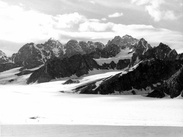 Groenlandia orientale - Mare di Groenlandia - Kong Oscar Fjord - Scoresby Land - Alpi Stauning - Ghiacciaio - Bersaerker