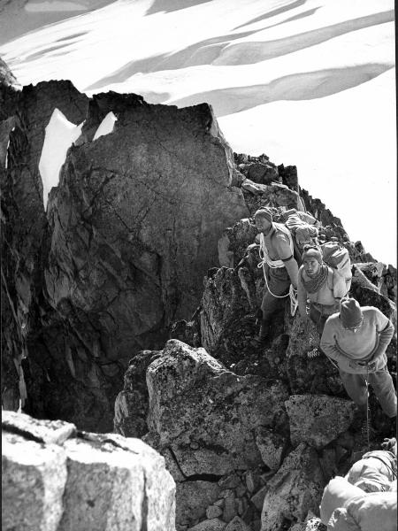 Ritratto di gruppo - Alpinisti - Bich, Pierangelo - Pession, Pacifico - Groenlandia orientale - Mare di Groenlandia - Kong Oscar Fjord - Scoresby Land - Alpi Stauning - Montagna - Cima di Granito - Cresta nord/nord-est