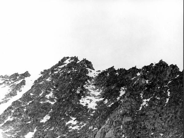 Groenlandia orientale - Mare di Groenlandia - Kong Oscar Fjord - Scoresby Land - Alpi Stauning - Ghiacciaio - Bersaerker - Montagna - Cima di Granito - Vetta